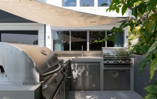 Statement Maker Bars as the Centerpiece of Entertainment